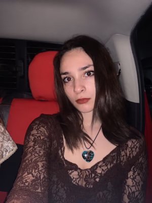 Chloe Pedrosa - Gallery Image 1