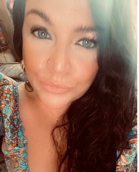 Charlotte  Bennett - Profile Photo