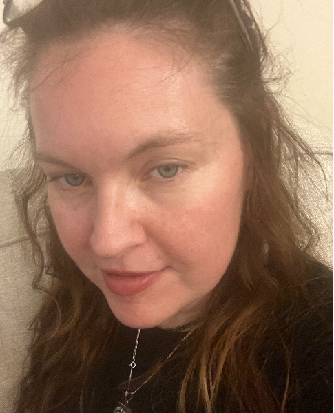 Claire Bromwell - Profile Photo