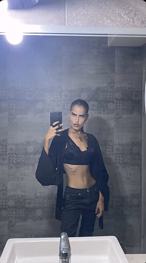 Andrea Geor - Gallery Image 4