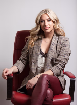 Lydia VanVolkingburgj - Gallery Image 3