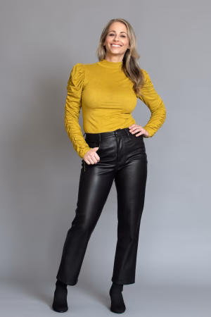 Ellie Hirsch - Gallery Image 5