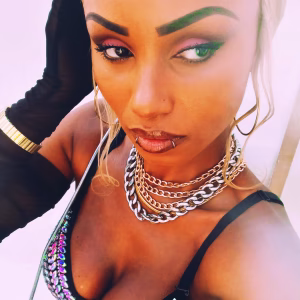 Shanesse  Adams - Gallery Image 4