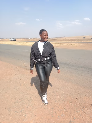 Sesam Makaula - Gallery Image 3