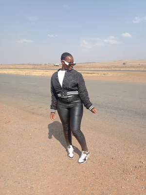 Sesam Makaula - Gallery Image 4