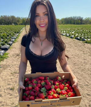 Genesis Sirotkova - Project Casting Gallery Image 4 Genesis Sirotkova - Gallery Image 4