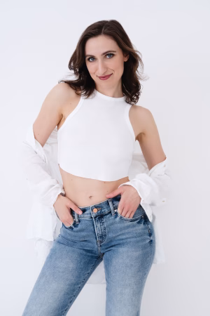 Alicia Wall - Gallery Image 1