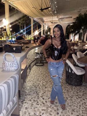 Kelli Hunter - Gallery Image 5