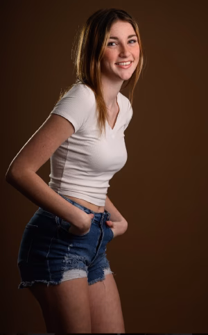 Ella Rae Gratz - Gallery Image 23