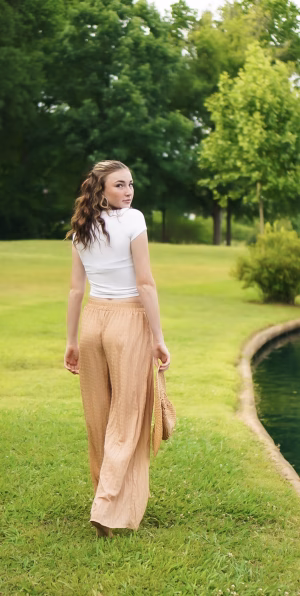 Ella Rae Gratz - Gallery Image 8