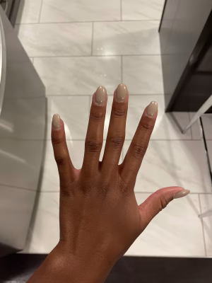 Alexa Chambers - Gallery Image 6