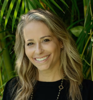 Ellie Hirsch - Gallery Image 9