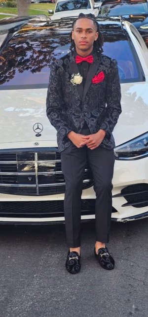 Darrian Henry - Gallery Image 1