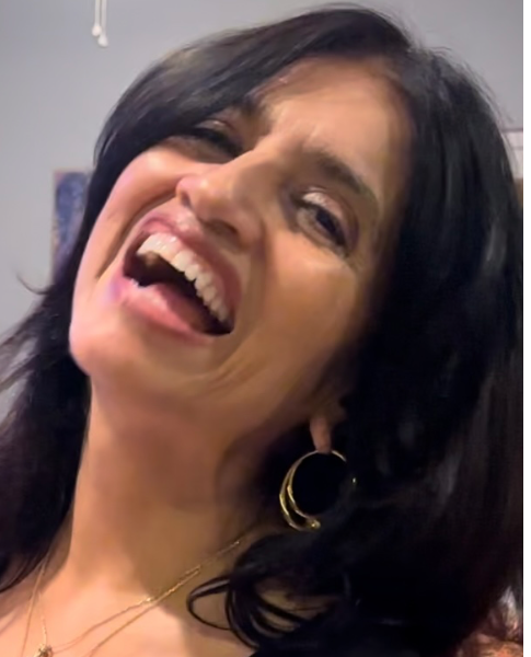 Mia A. Barí - Profile Photo