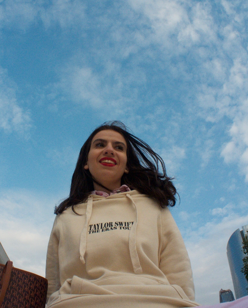 Nina Sides - Profile Photo