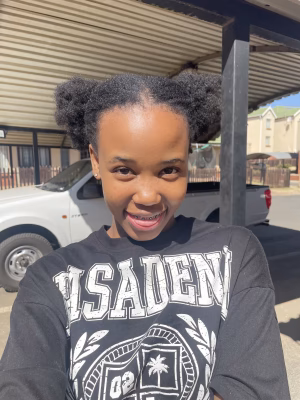 Lusanda  Mavimbela - Gallery Image 4