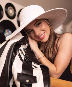 Leah Patricia - Gallery Image 8