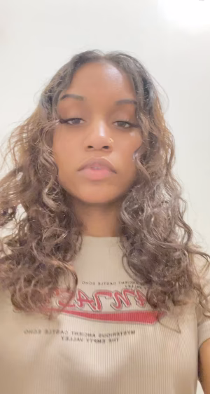 Daisja Jones - Gallery Image 3