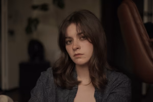 Chloë Benz - Gallery Image 2