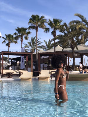 Chelsea Comeau - Project Casting Gallery Image 6 Chelsea Comeau - Gallery Image 6