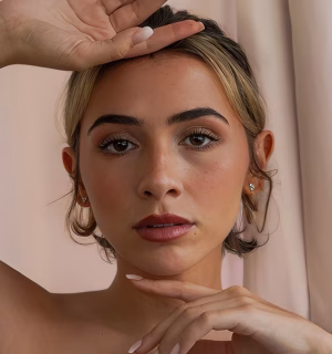 Romey Lauren - Project Casting Gallery Image 18 Romey Lauren - Gallery Image 18