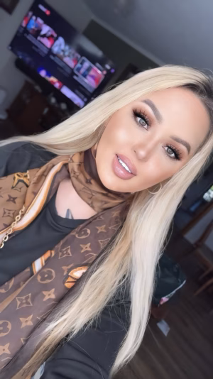 Tuyet Parker - Gallery Image 4