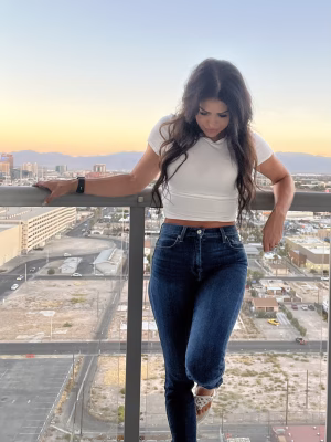 Natalie Albrandt - Gallery Image 9