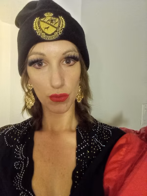 Sarah Hunt - Gallery Image 3