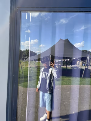 Sarita (he) Vander Veken - Gallery Image 1