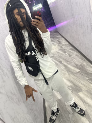 Kyle Robinson - Gallery Image 4