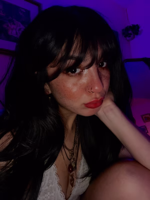 Karina Reyes - Gallery Image 1