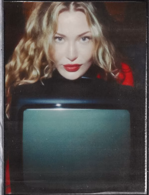 Carla Raphaela - Gallery Image 3