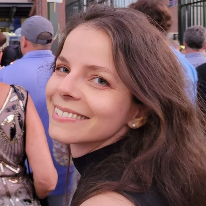 Marília Perottoni - Profile Photo