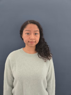 Stephanie Mbi - Gallery Image 3