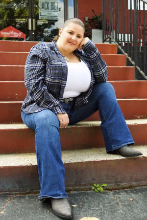 Alicia Britt - Gallery Image 10