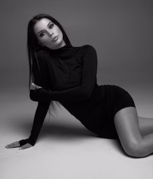 Alexandra James - Gallery Image 2