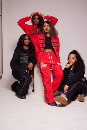 Mia Cummings - Gallery Image 7