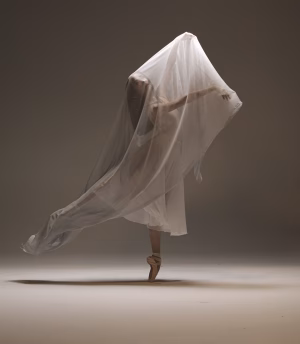 Lauren Hunter - Gallery Image 12