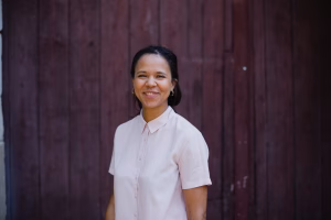 Linda Thompson - Gallery Image 1