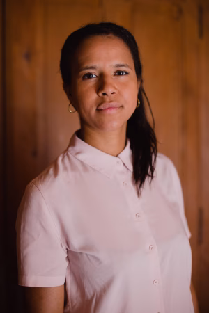 Linda Thompson - Gallery Image 5