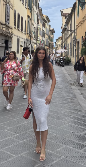 Isabella Siemaszko - Gallery Image 1