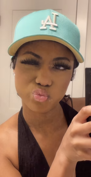 KAYLA BURNETT - Gallery Image 3