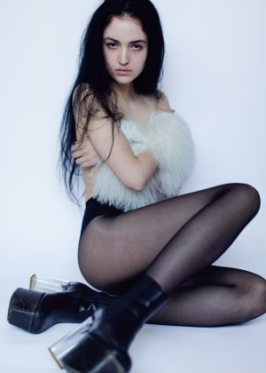 Laurie Savic - Gallery Image 12