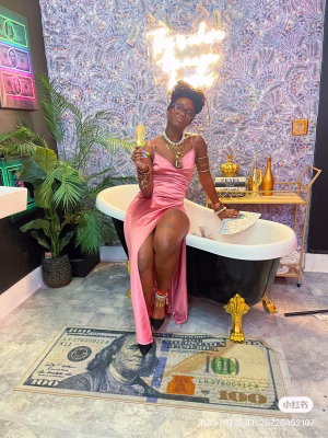 Carmen Stroud - Gallery Image 1