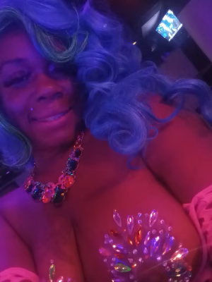 Lateshia Sanders - Gallery Image 2