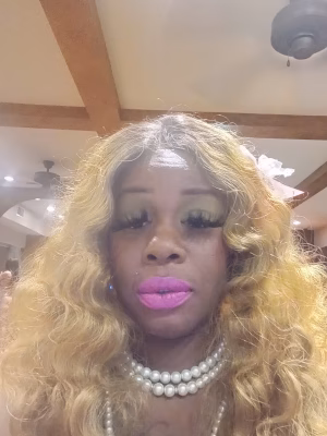 Lateshia Sanders - Gallery Image 3