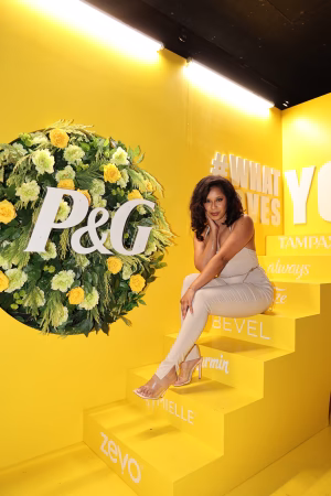 Ebony VanPelt - Gallery Image 1