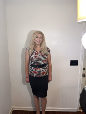 Elizabeth Wolfe - Gallery Image 6