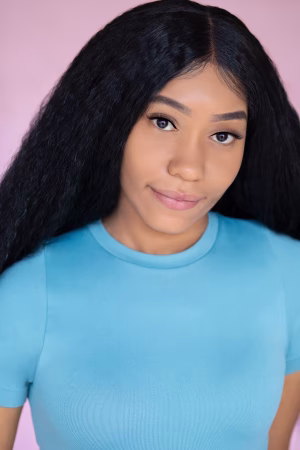 Naomea Davis - Gallery Image 1