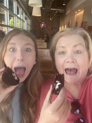 Leah Kochenash - Gallery Image 5